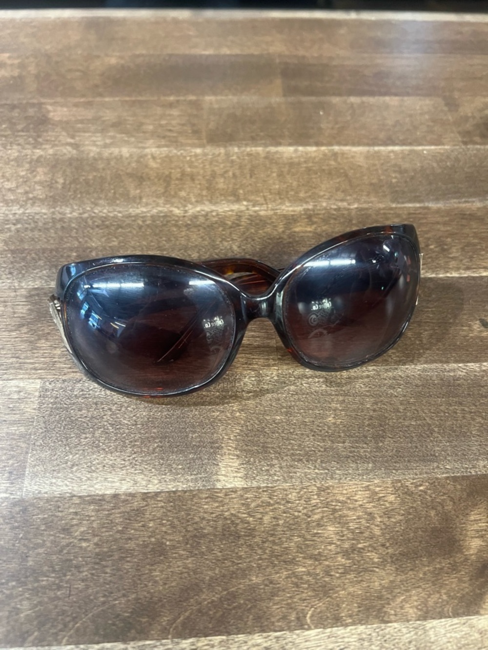 Oscar de la Renta Tortoiseshell Sunglasses with Brown Lenses